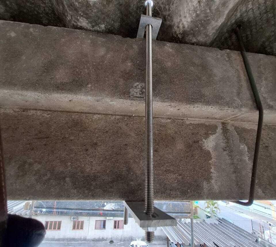 Instalação com estruturas 2P em telhado